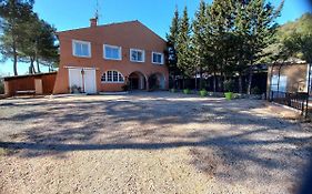 Villa Avec Piscine - 4 Chambres - Parking - Calme